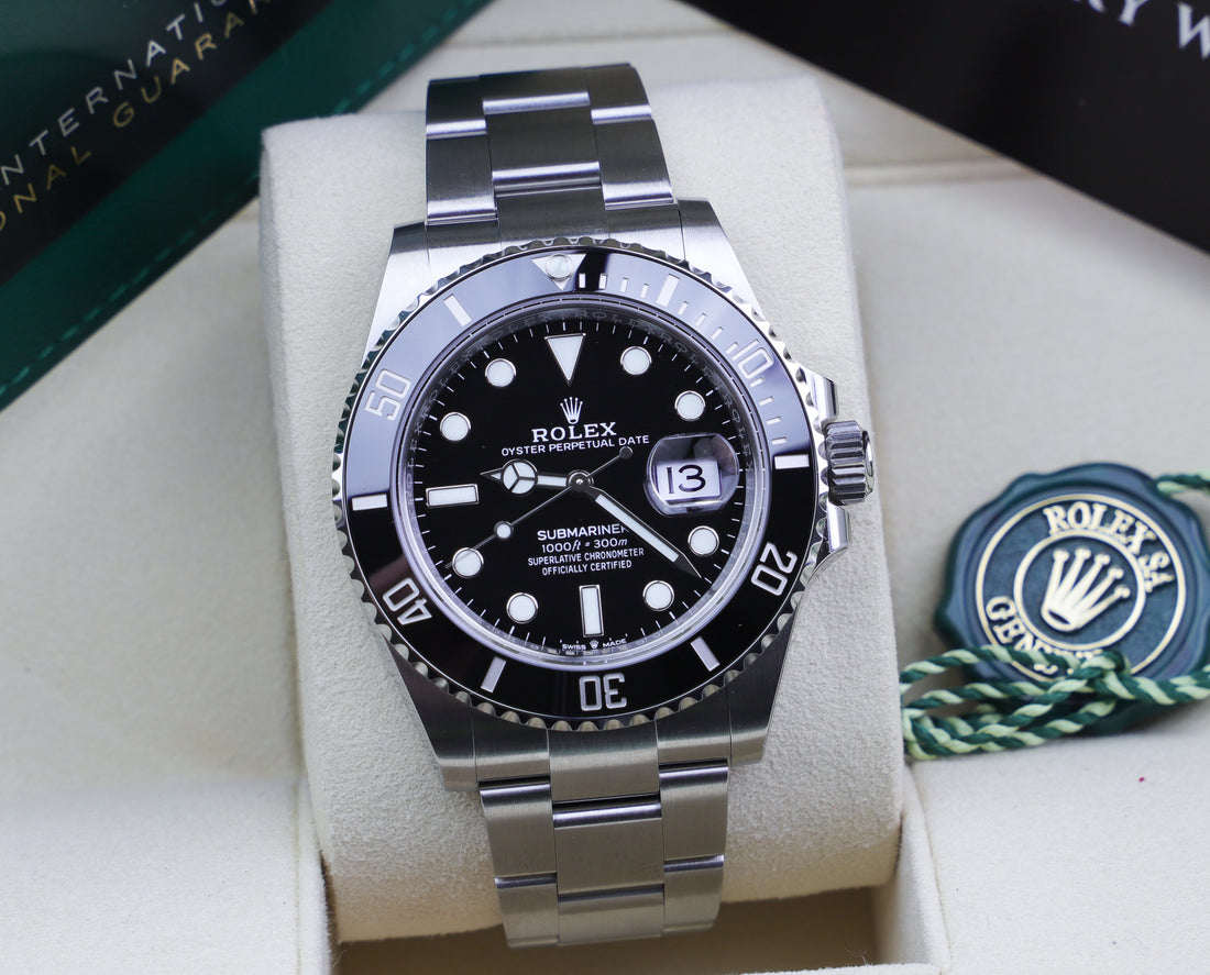How many Parts are there in a Rolex Submariner?